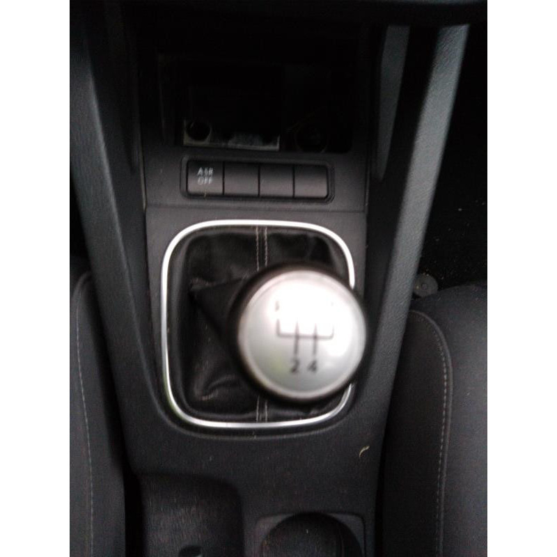 Feu arriere secondaire gauche (feux) VOLKSWAGEN GOLF 5 Photo n°16