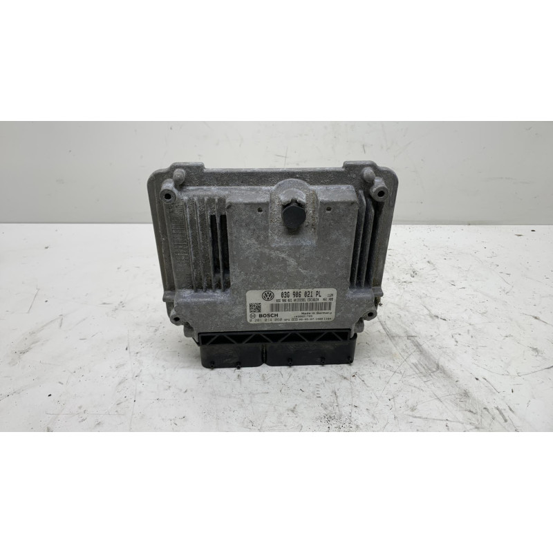 Calculateur moteur VOLKSWAGEN GOLF 5 Photo n°1