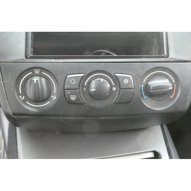 Feu arriere stop central BMW SERIE 1 E87 Photo n°7