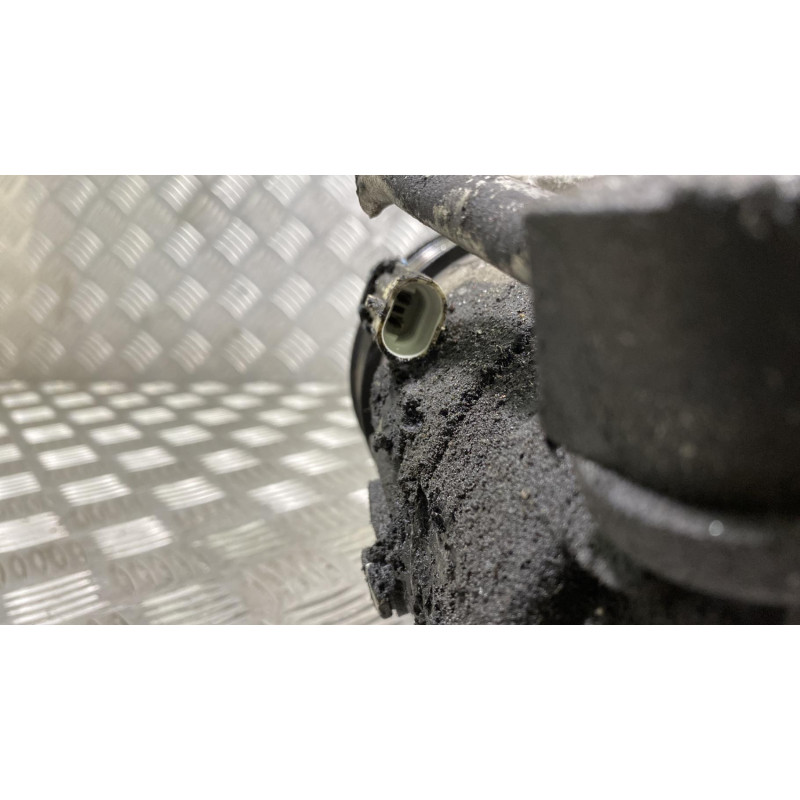 Compresseur clim FIAT CROMA 2 Photo n°3