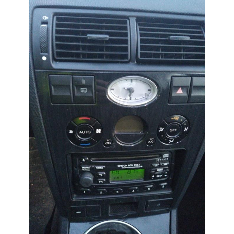 Pare boue avant gauche FORD MONDEO 2 Photo n°15
