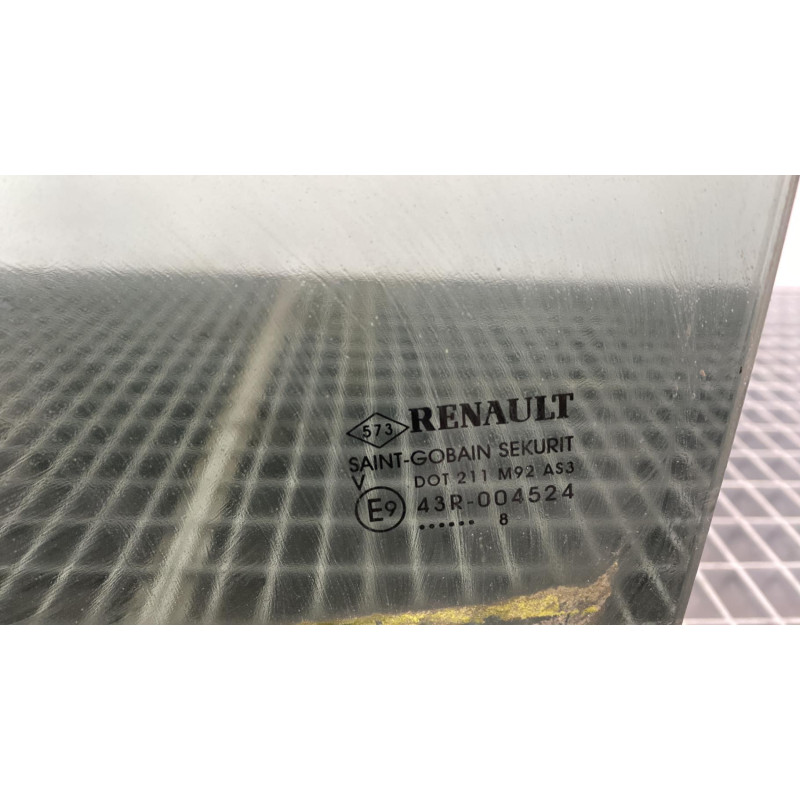 Vitre arriere gauche RENAULT MODUS Photo n°1