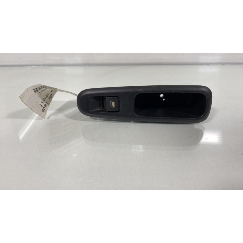 Interrupteur de leve vitre arriere droit PEUGEOT 3008 1 Photo n°3