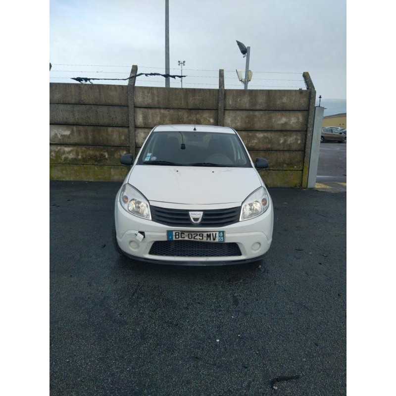 Calandre DACIA SANDERO 1 Photo n°16