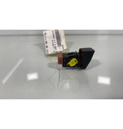 Bouton de warning PEUGEOT 5008 1