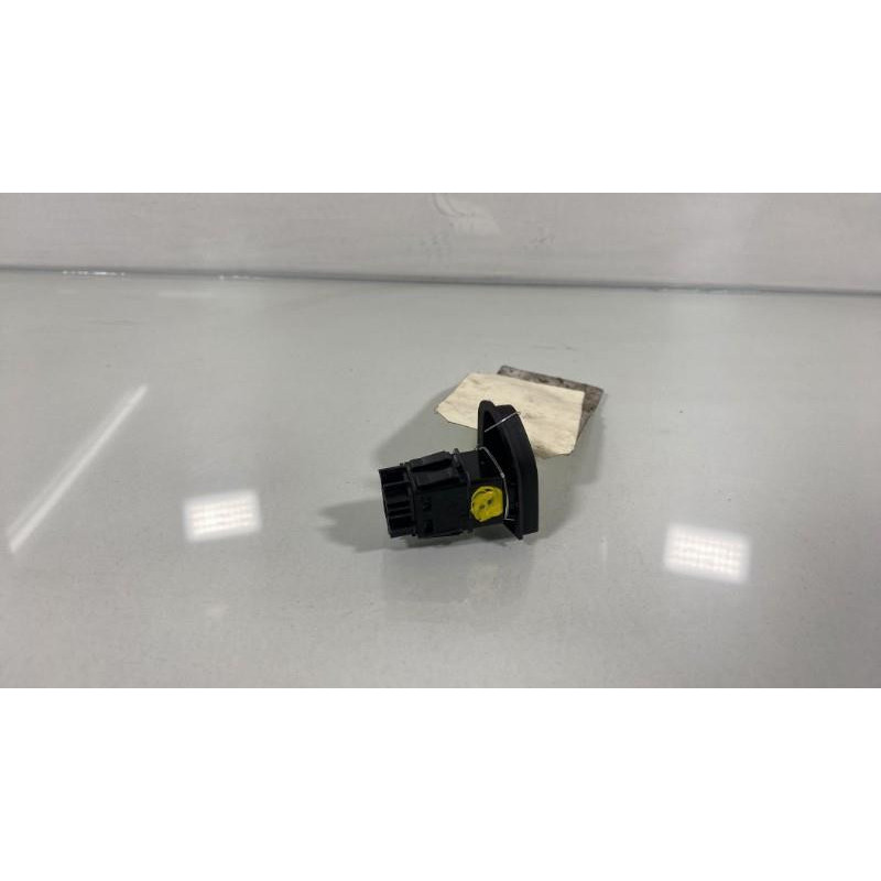 Bouton de warning RENAULT CLIO 4 Photo n°2