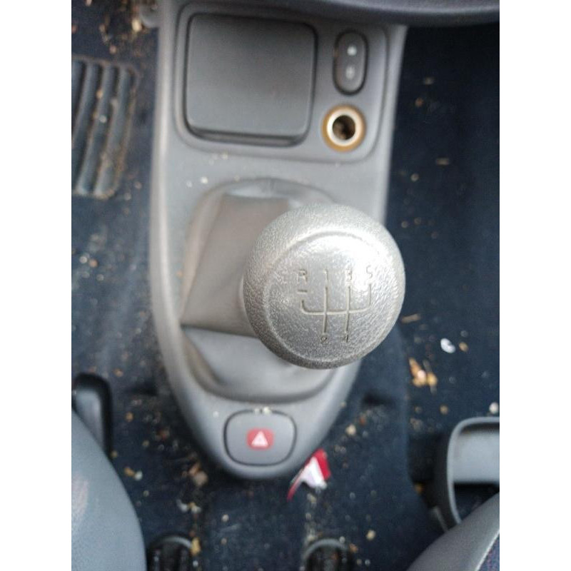 Pare boue avant gauche RENAULT CLIO 2 Photo n°8