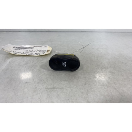 Interrupteur de leve vitre avant droit DACIA SANDERO 1