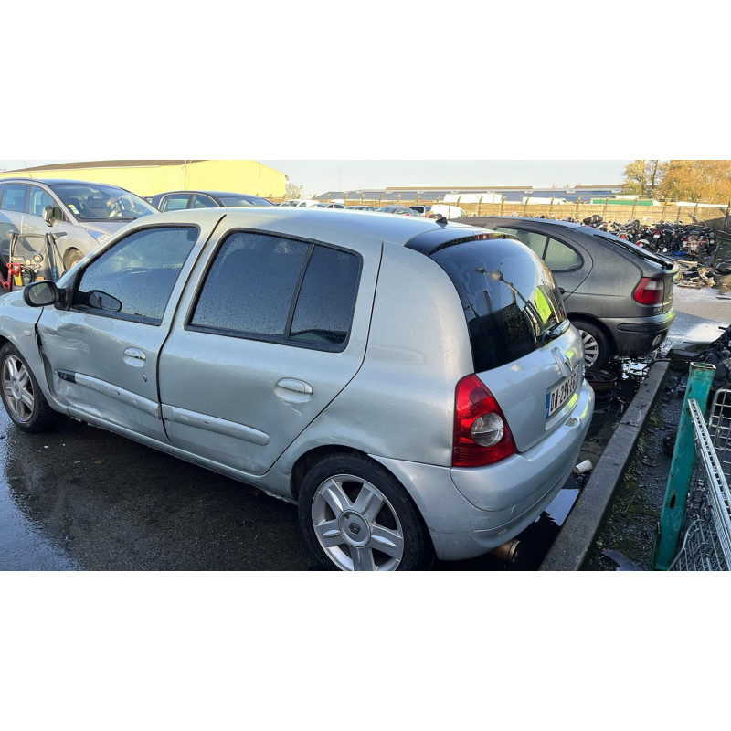 Pare choc avant RENAULT CLIO 2 Photo n°10
