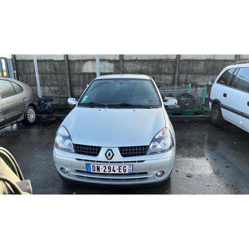 Pare choc avant RENAULT CLIO 2 Photo n°11