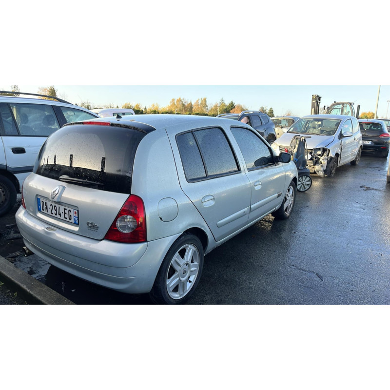 Pare choc avant RENAULT CLIO 2 Photo n°13