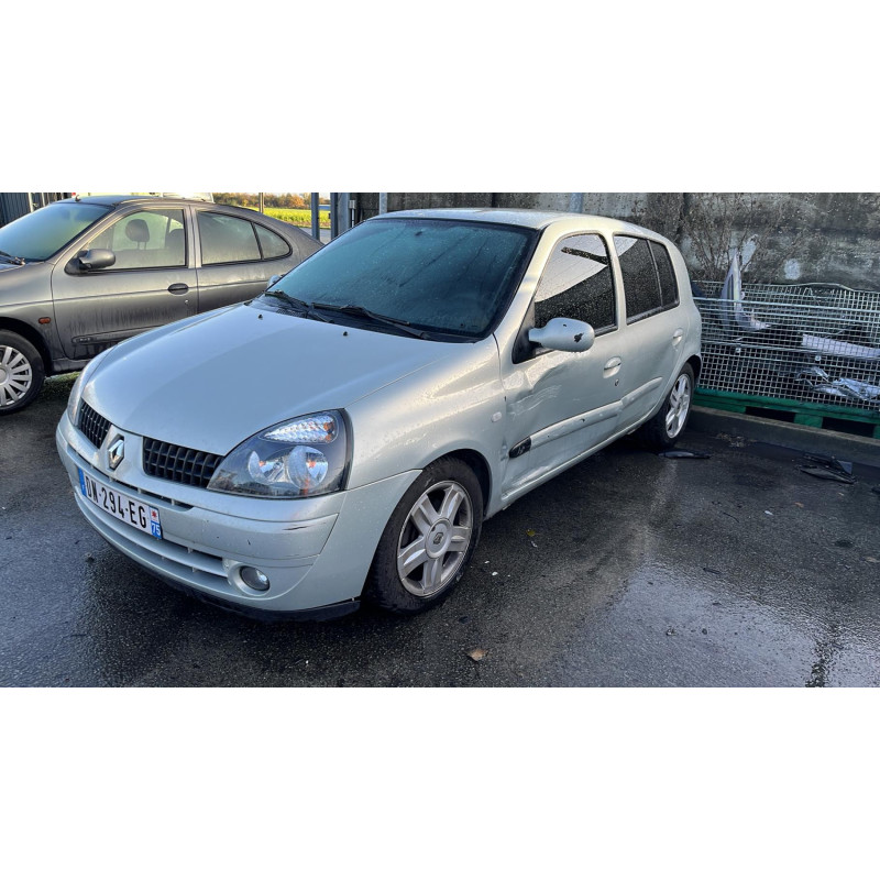 Pare choc avant RENAULT CLIO 2 Photo n°15