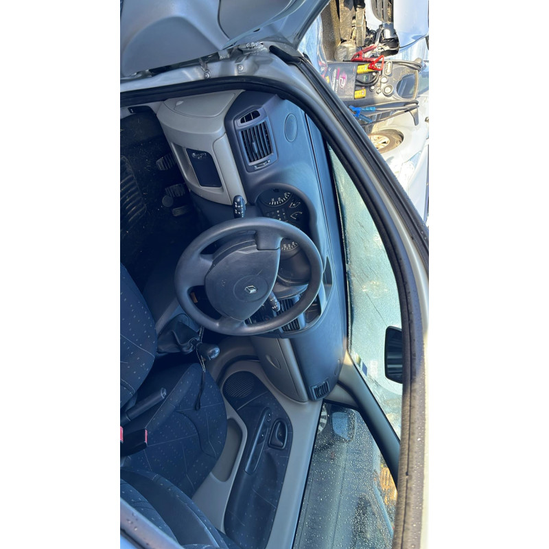 Pare choc avant RENAULT CLIO 2 Photo n°16