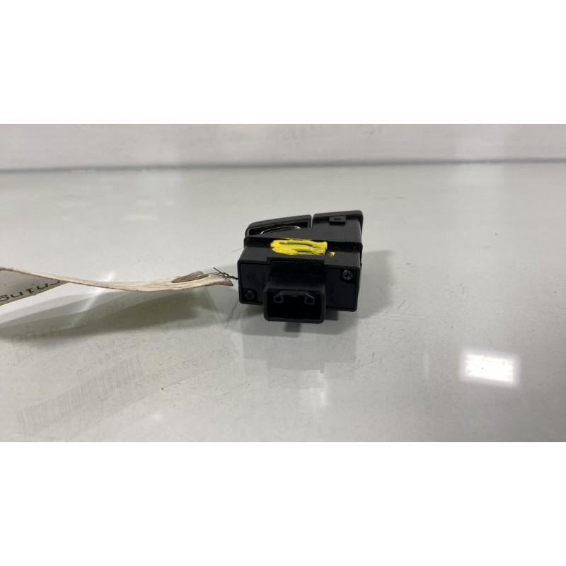 Bouton de warning OPEL AGILA B Photo n°3