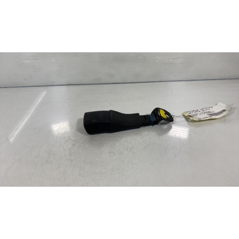 Attache ceinture arriere droit SUZUKI SWIFT 4 Photo n°1