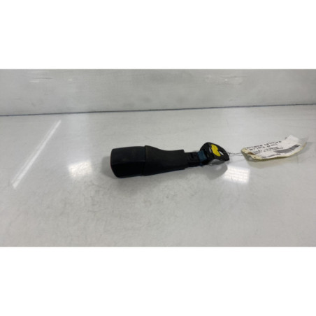 Attache ceinture arriere droit SUZUKI SWIFT 4 Photo n°1