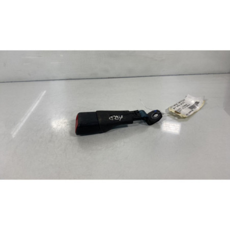 Attache ceinture arriere droit SUZUKI SWIFT 4