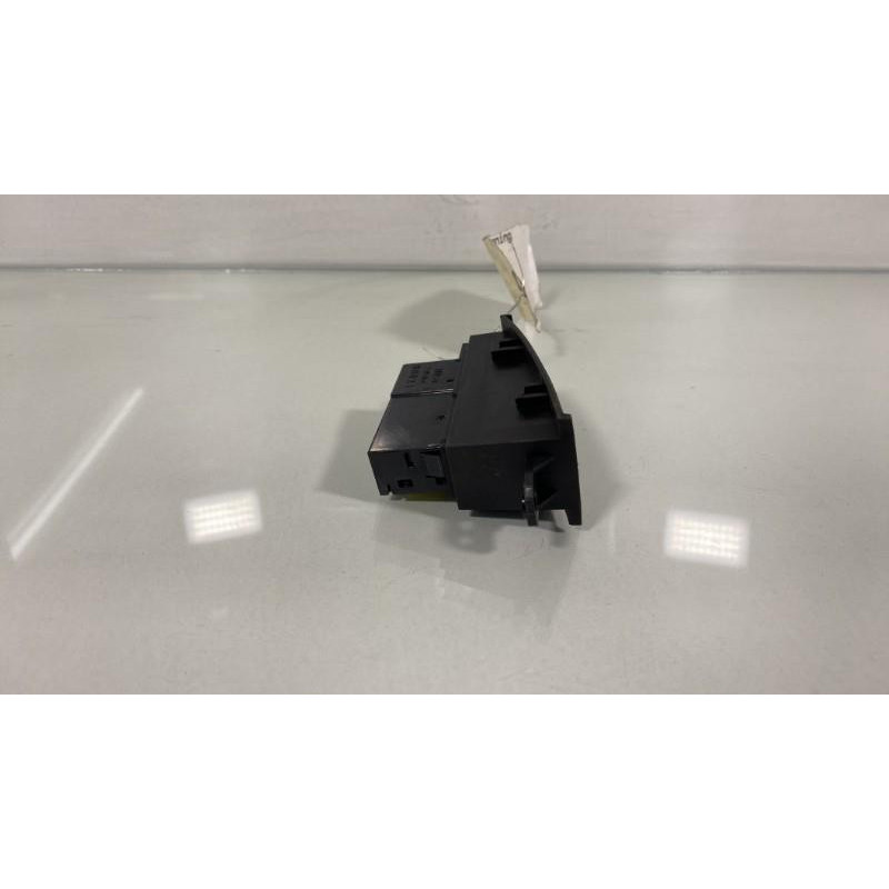 Bouton de warning SUZUKI SWIFT 4 Photo n°1