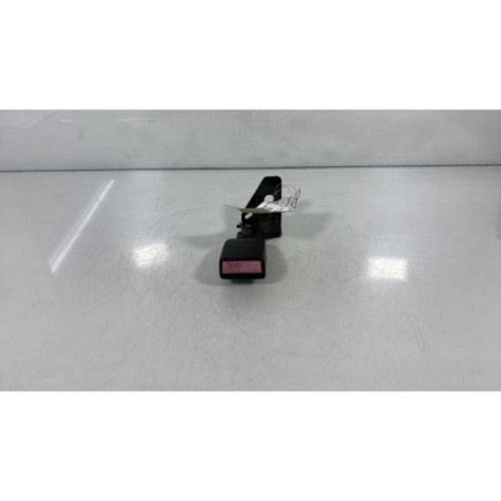 Attache ceinture arriere gauche PEUGEOT 207