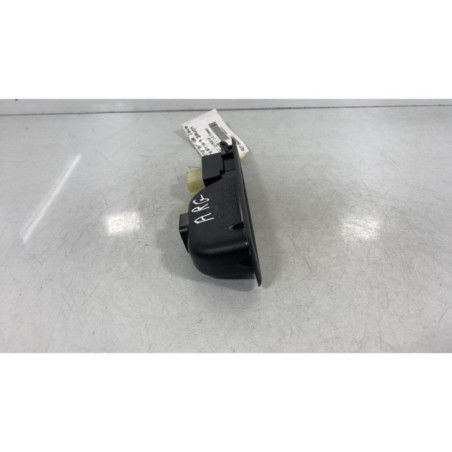 Interrupteur de leve vitre arriere gauche RENAULT CLIO 4