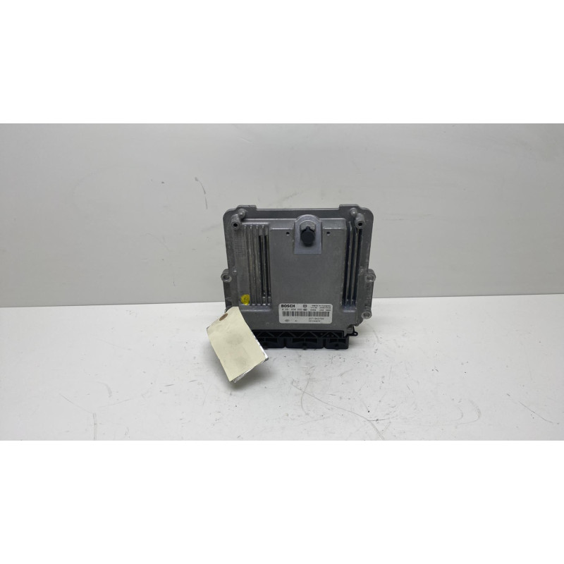 Calculateur moteur RENAULT CLIO 4 Photo n°2