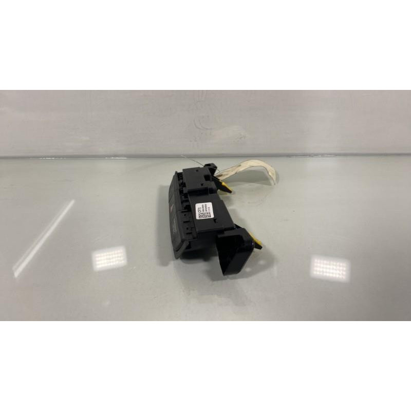 Bouton de warning KIA XCEED Photo n°3