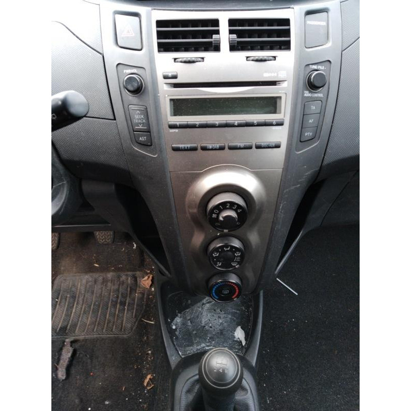 Compteur TOYOTA YARIS 2 Photo n°11