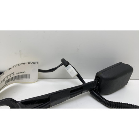 Attache ceinture avant droit TOYOTA VERSO