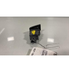 Bouton de warning TOYOTA VERSO Photo n°1