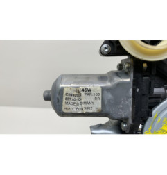 Leve vitre electrique arriere droit TOYOTA VERSO Photo n°1
