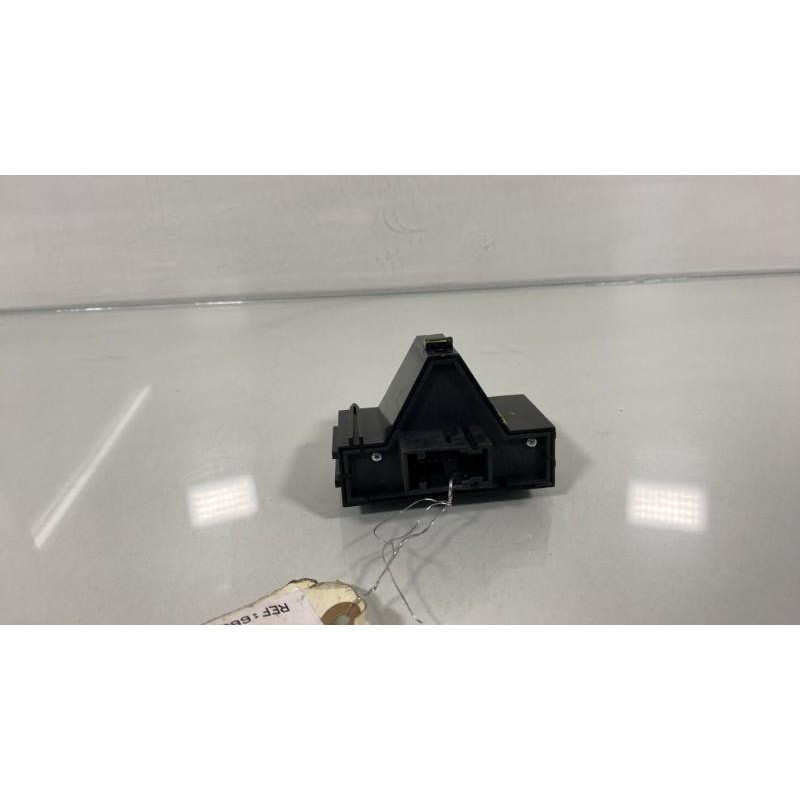 Bouton de warning OPEL CORSA D Photo n°3