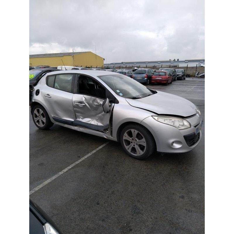 Vitre avant gauche RENAULT MEGANE 3 Photo n°2
