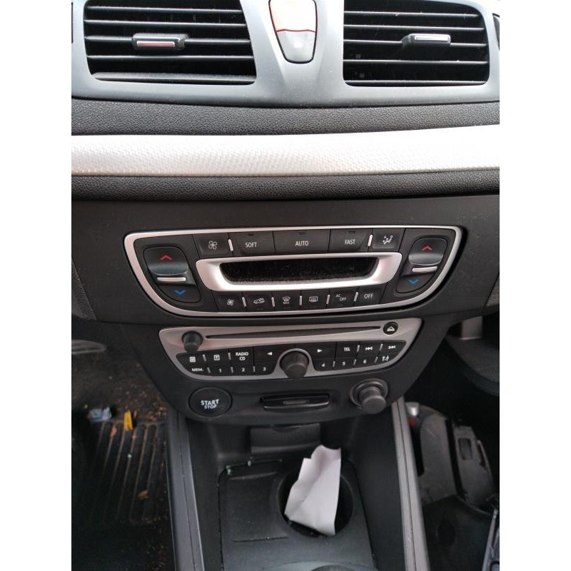 Vitre avant gauche RENAULT MEGANE 3 Photo n°5