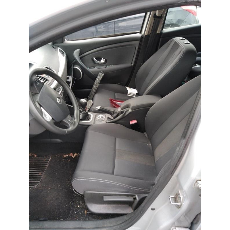 Vitre avant gauche RENAULT MEGANE 3 Photo n°8