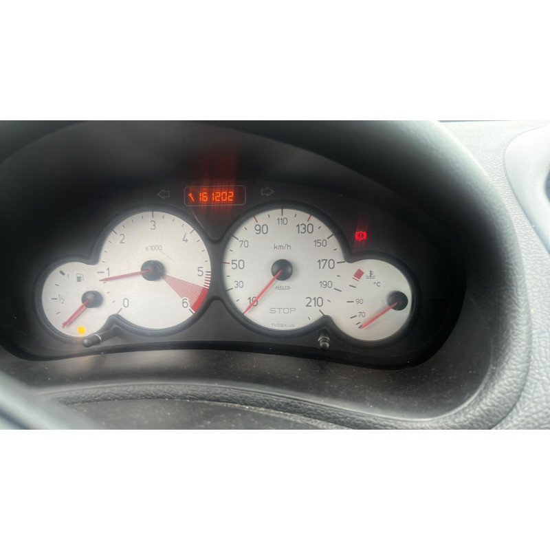 Pretensionneur de ceinture avant droit PEUGEOT 206 Photo n°6