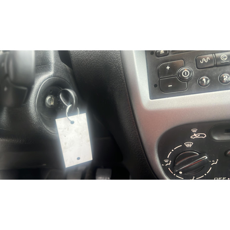 Pretensionneur de ceinture avant droit PEUGEOT 206 Photo n°7