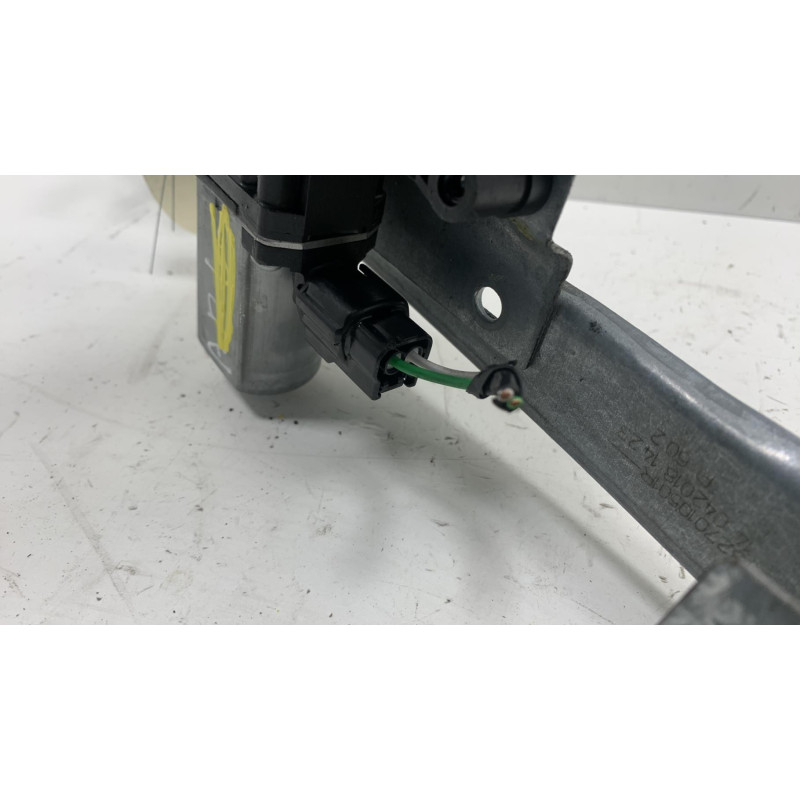 Leve vitre electrique arriere gauche RENAULT CLIO 4 Photo n°1