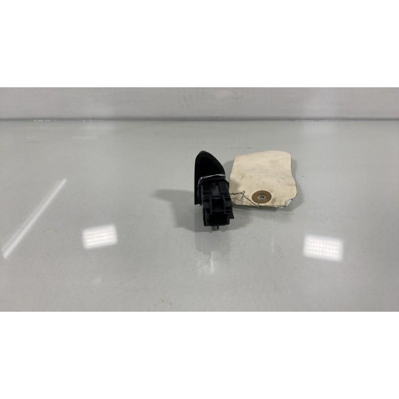 Bouton de warning RENAULT CLIO 4 Photo n°1