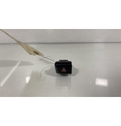 Bouton de warning PEUGEOT 208 1