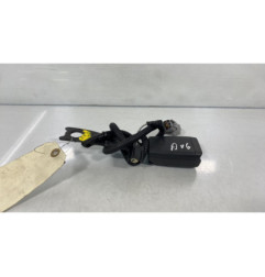 Attache ceinture avant gauche TOYOTA AVENSIS 2