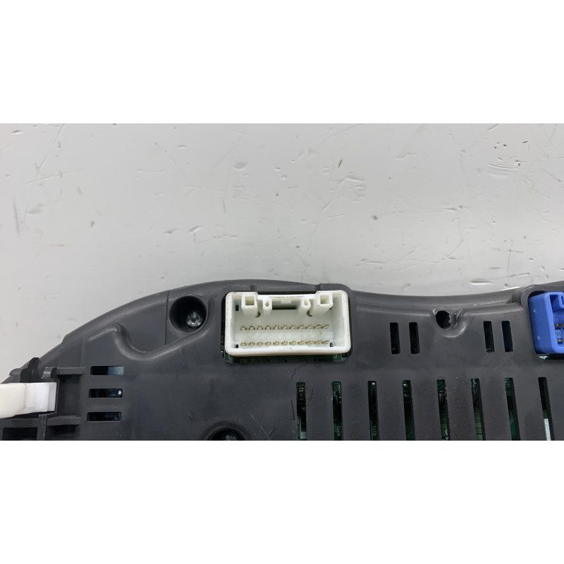 Compteur TOYOTA AVENSIS 2 Photo n°4