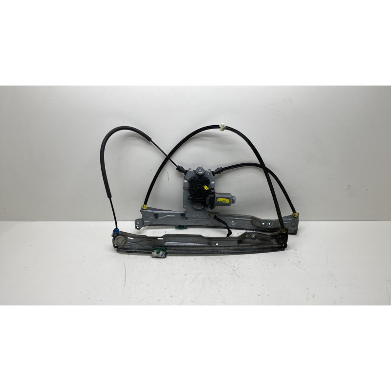 Leve vitre electrique avant droit RENAULT CLIO 3 Photo n°2
