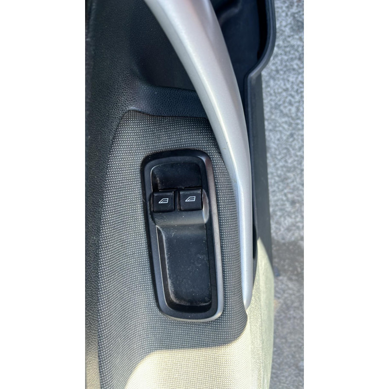 Compresseur clim FORD FIESTA 6 Photo n°10