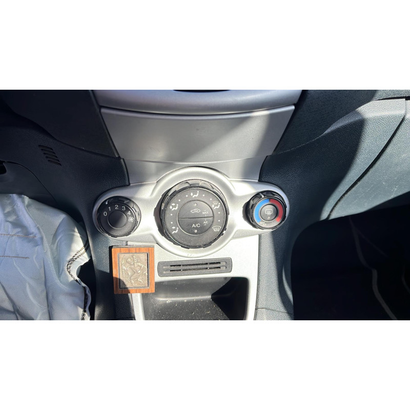 Compresseur clim FORD FIESTA 6 Photo n°18