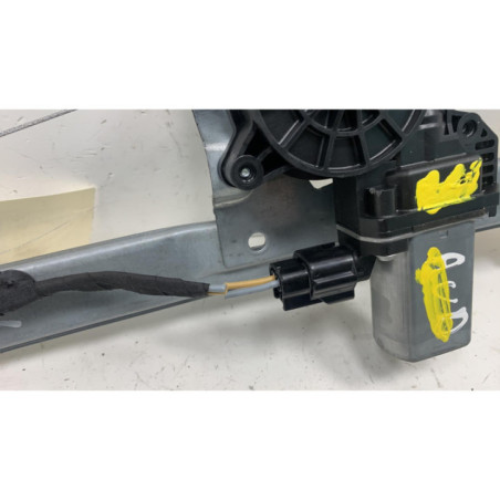 Leve vitre electrique avant gauche RENAULT CLIO 4