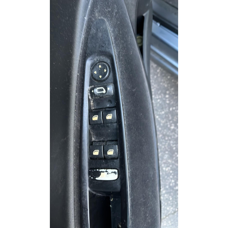 Pretensionneur de ceinture avant droit CITROEN C4 1 Photo n°8