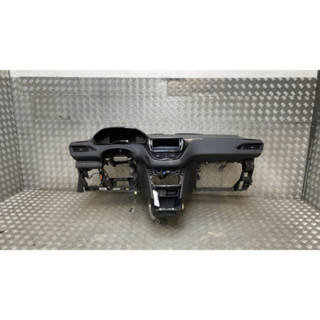 Planche de bord complete PEUGEOT 208 1