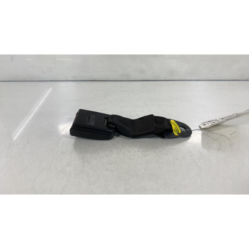 Attache ceinture arriere droit PEUGEOT 206 Photo n°3