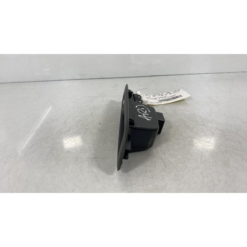 Interrupteur de leve vitre arriere droit PEUGEOT 308 2 Photo n°3