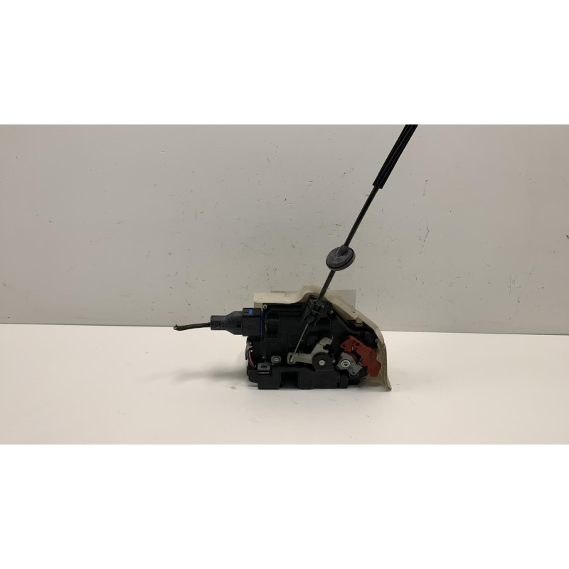 Serrure avant droit VOLKSWAGEN GOLF 5 Photo n°3